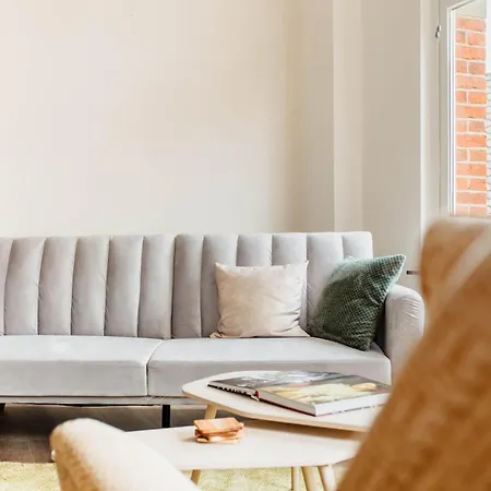 Stylish In Centre Of Apartment *